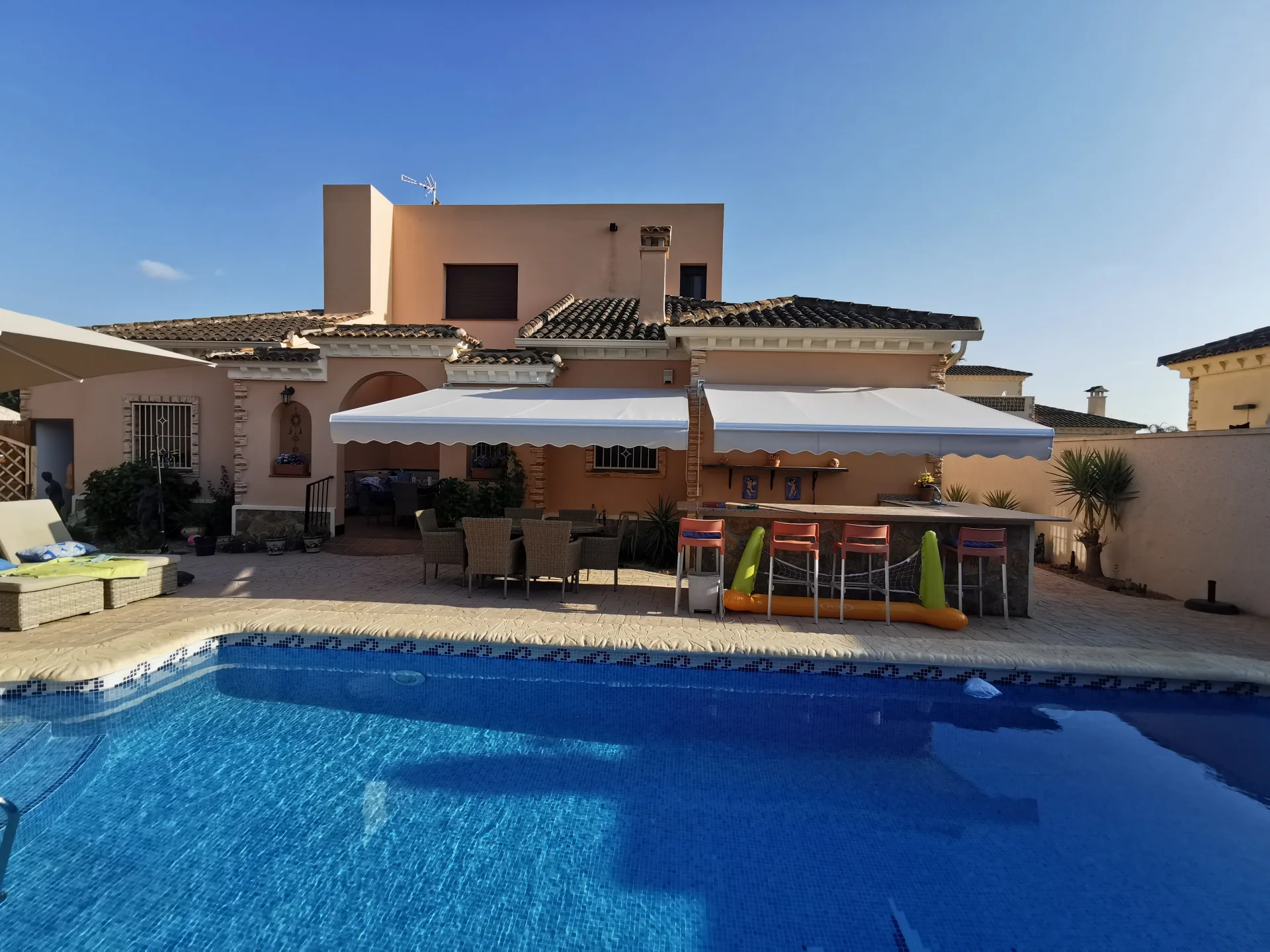 Toldo brazo articulado